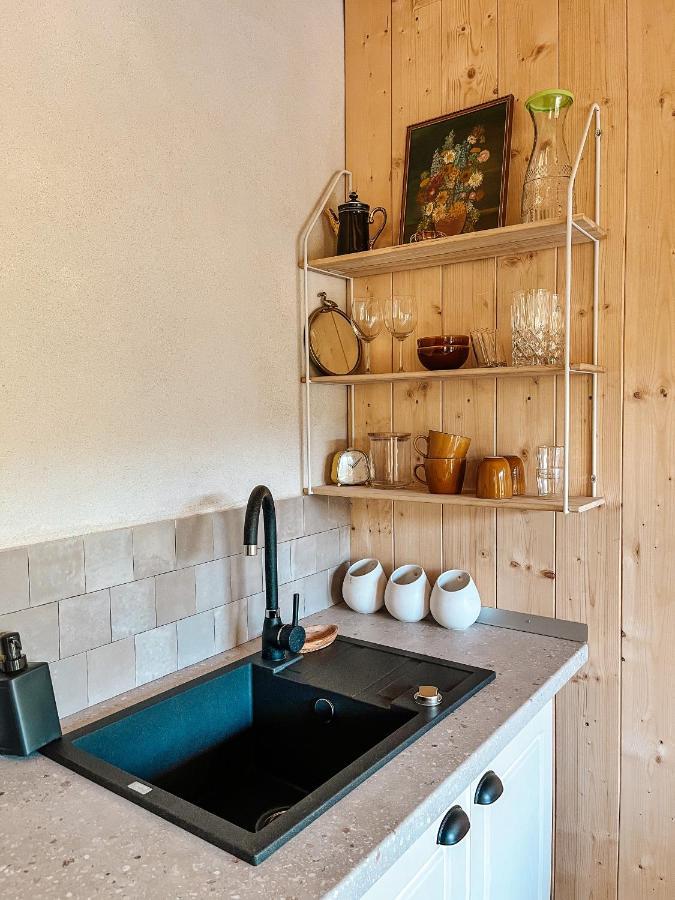 Elysian Fields - The Island Tiny House Bed & Breakfast Sadu Ngoại thất bức ảnh